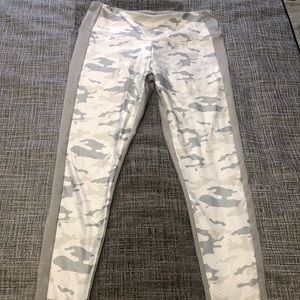 PUMA camouflage leggings in size medium